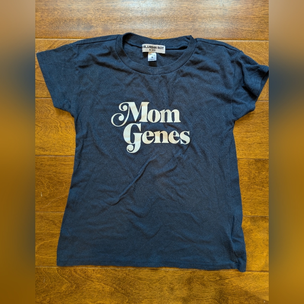Sub_Urban Riot Mom Genes Graphic T-shirt Size S